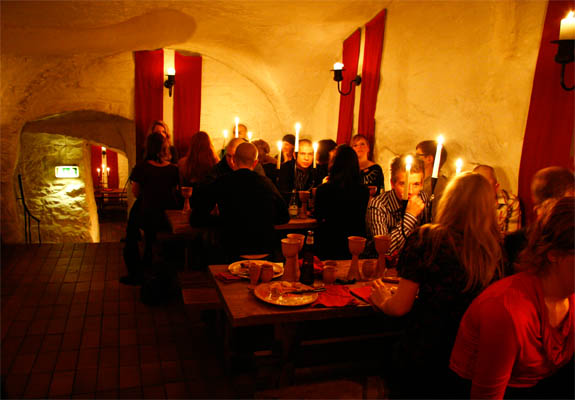 Sittning under Julbord p&aring; K&auml;llaren Stralsund